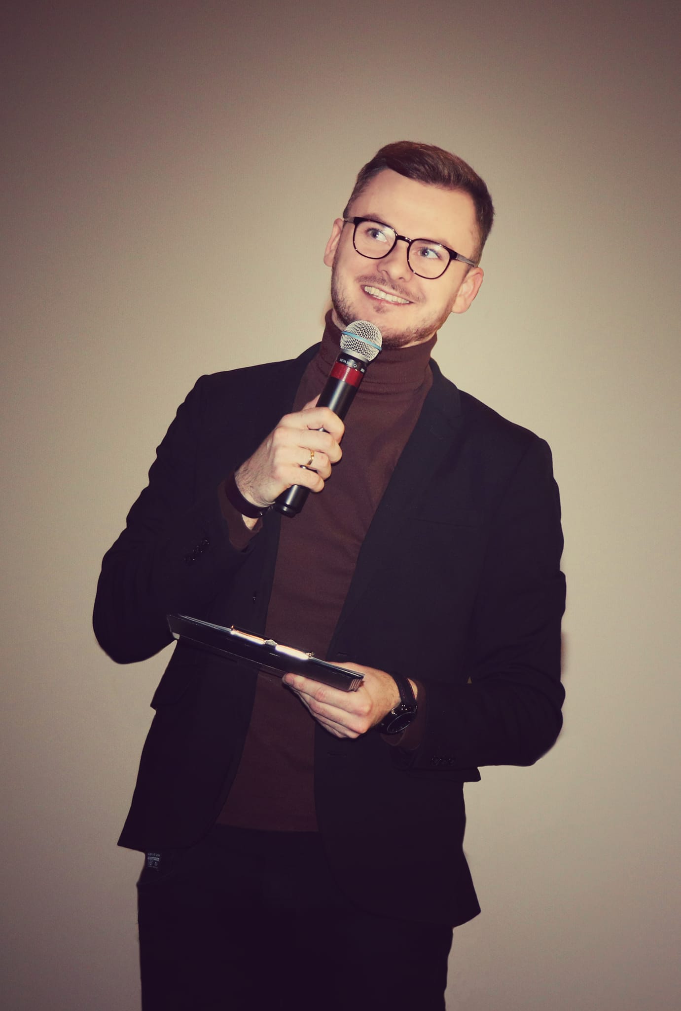 Zigmantas Baranauskas hosting on stage